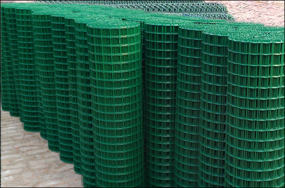 PVC vinyl coated welded wire fencing