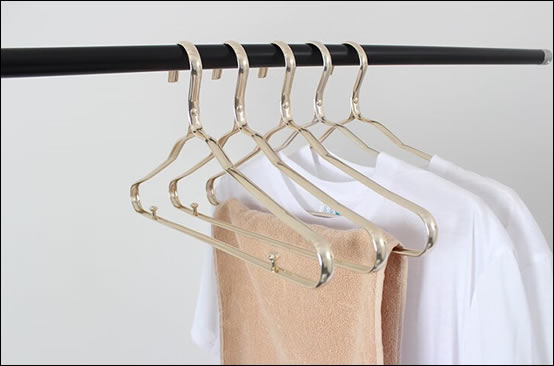 wire hangers Colors including black, white, blue, red, green, as well as gold and silver hues, with custom colors available upon request.